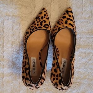 Steve Madden Leopard heels size 6.5, 4 in heel